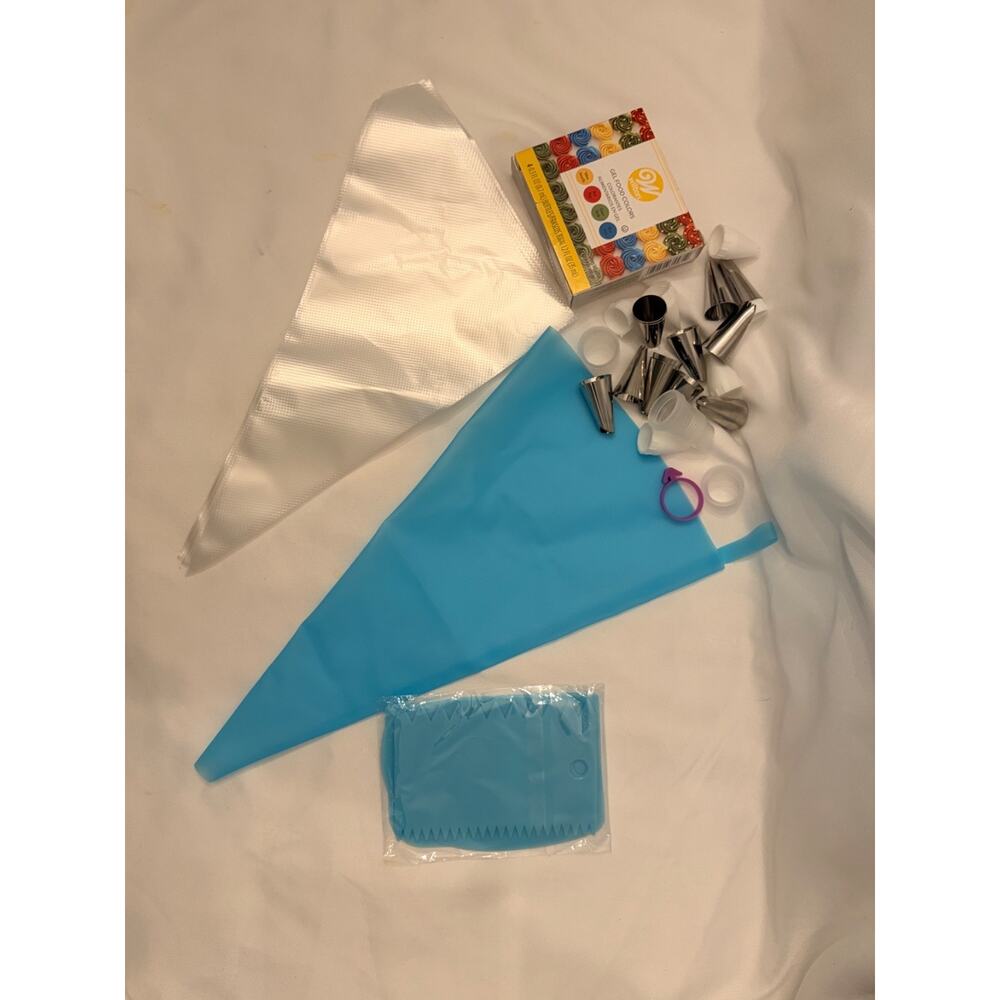 Piping Bags and Tips Wilton Food Coloring Reusable Bags Frosting Cake Scraper